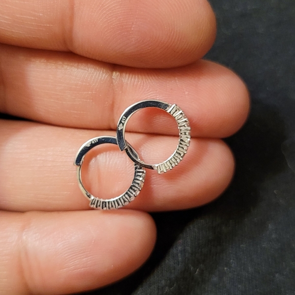 10k white gold CZ diamond hoops earrings - Picture 4 of 4